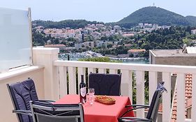 Apartment Violeta 2 With Parking